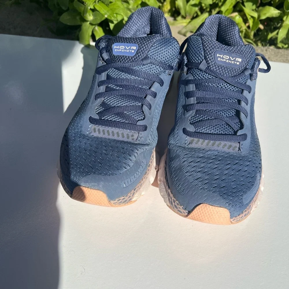 Under Armour Navy Running Shoes with Bluetooth